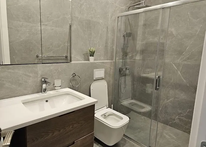 Deluxe Flat With Garden_tirana Tirana